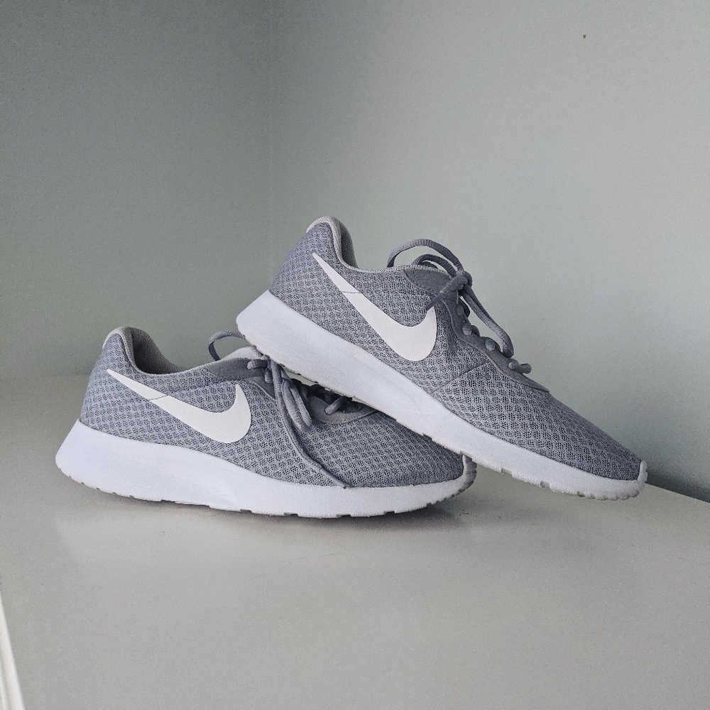 Nike Women's Tanjun Shoes